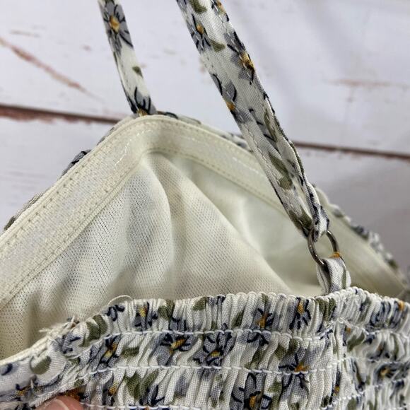 Windsor S White Floral Twist Keyhole Smocked Spaghetti Strap Cami Crop Top - Picture 4 of 7